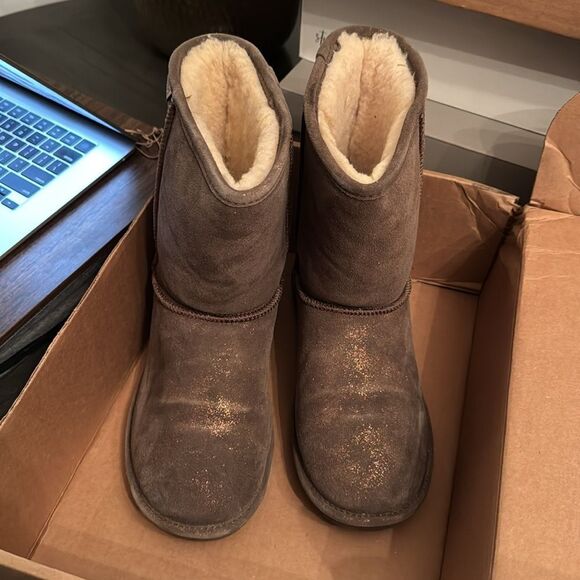 BEARPAW Emma Short Women's Classic Winter Slip On Boots - Picture 1 of 7